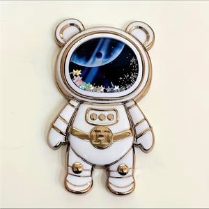 6D Astronaut Bear Kickstand